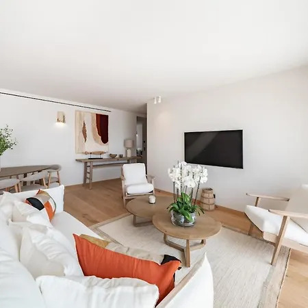 Exceptional Penthouse With Panoramic Views *